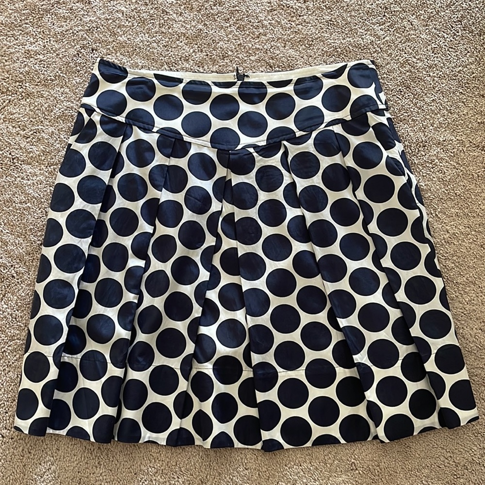 Banana Republic skirt size 10 Navy and Off-White polka dot